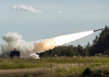 Army Envisions AI-Powered Artillery for Future Warfare