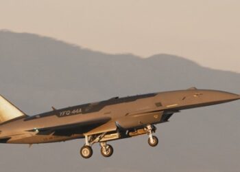 Anduril’s Robot Wingman Achieves Historic First Flight!