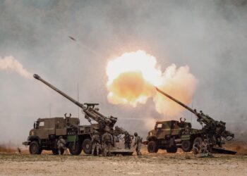 Rain Disrupts French Army Drone Demo, Highlights Artillery Value